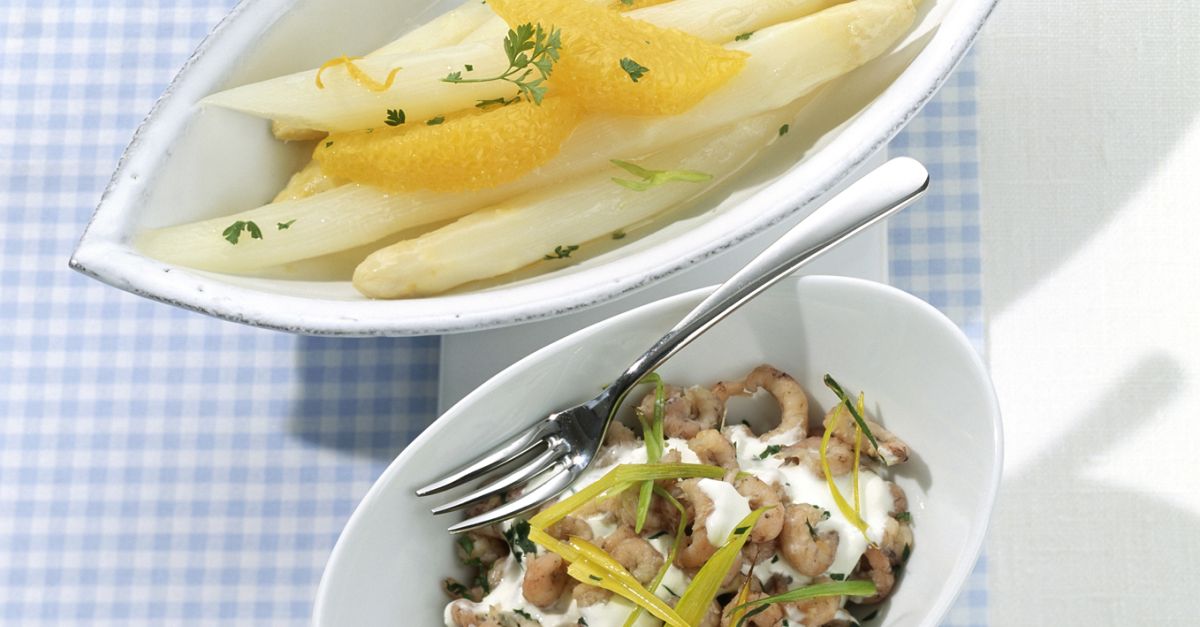 Spargelsalat mit Büsumer Krabben Rezept | EAT SMARTER