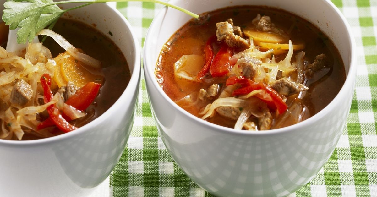 Suppe mit Weißkohl und Lamm Rezept | EAT SMARTER Suppe mit Weißkohl und Lamm Rezept | EAT SMARTER