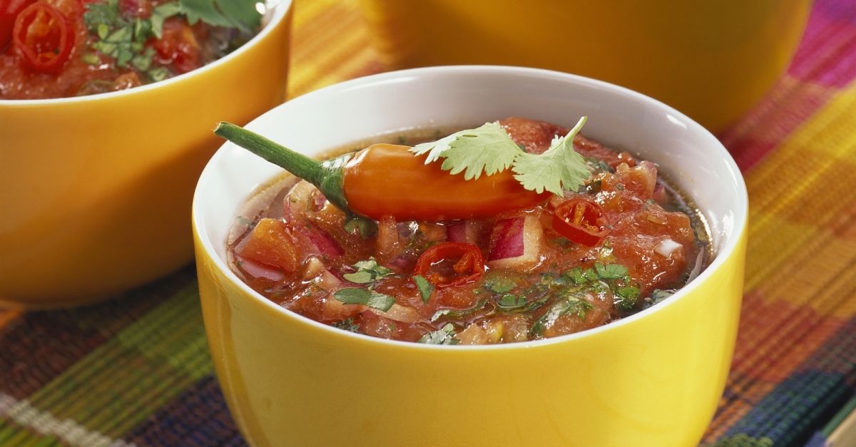 Tomatensalsa mit Tortilla-Chips Rezept | EAT SMARTER