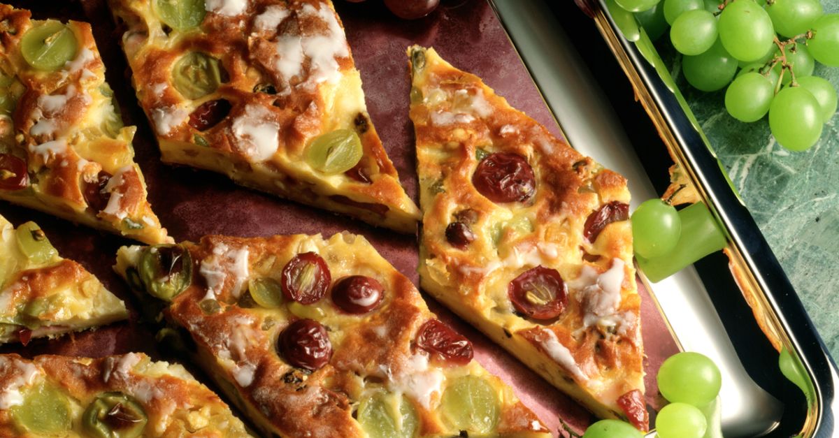 Trauben-Schmand-Kuchen Rezept | EAT SMARTER