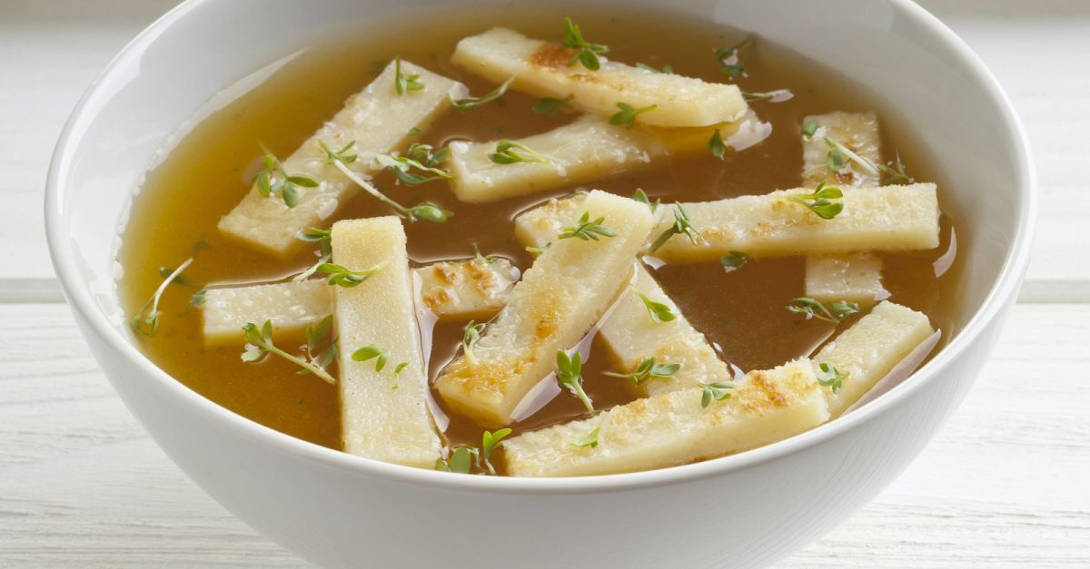 Vegane Flädlesuppe Rezept | EAT SMARTER