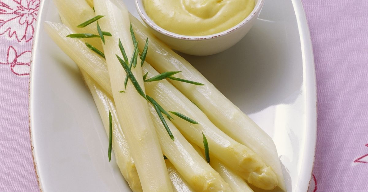 Weißer Spargel mit Sauce Hollandaise Rezept EAT SMARTER
