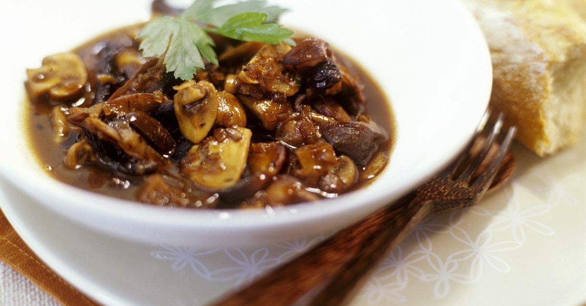 Wildschwein-Champignon-Ragout Rezept | EAT SMARTER
