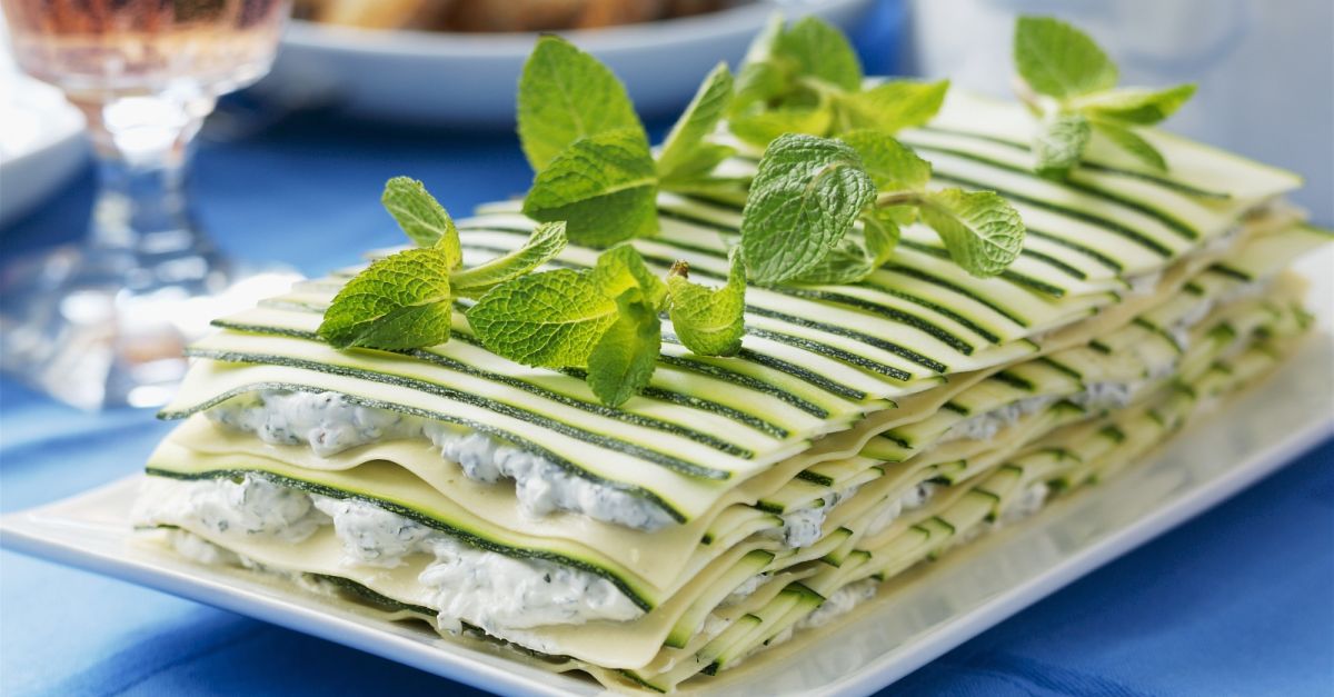 Zucchini-Lasagne mit Frischkäse Rezept | EAT SMARTER