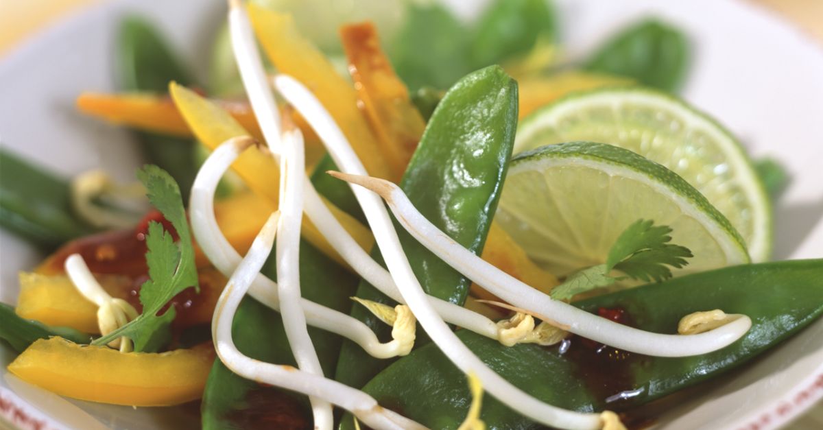 Zuckerschotensalat Rezept | EAT SMARTER Zuckerschotensalat Rezept | EAT SMARTER