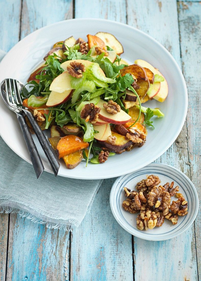 Apfel-Süßkartoffel-Salat mit Walnüssen