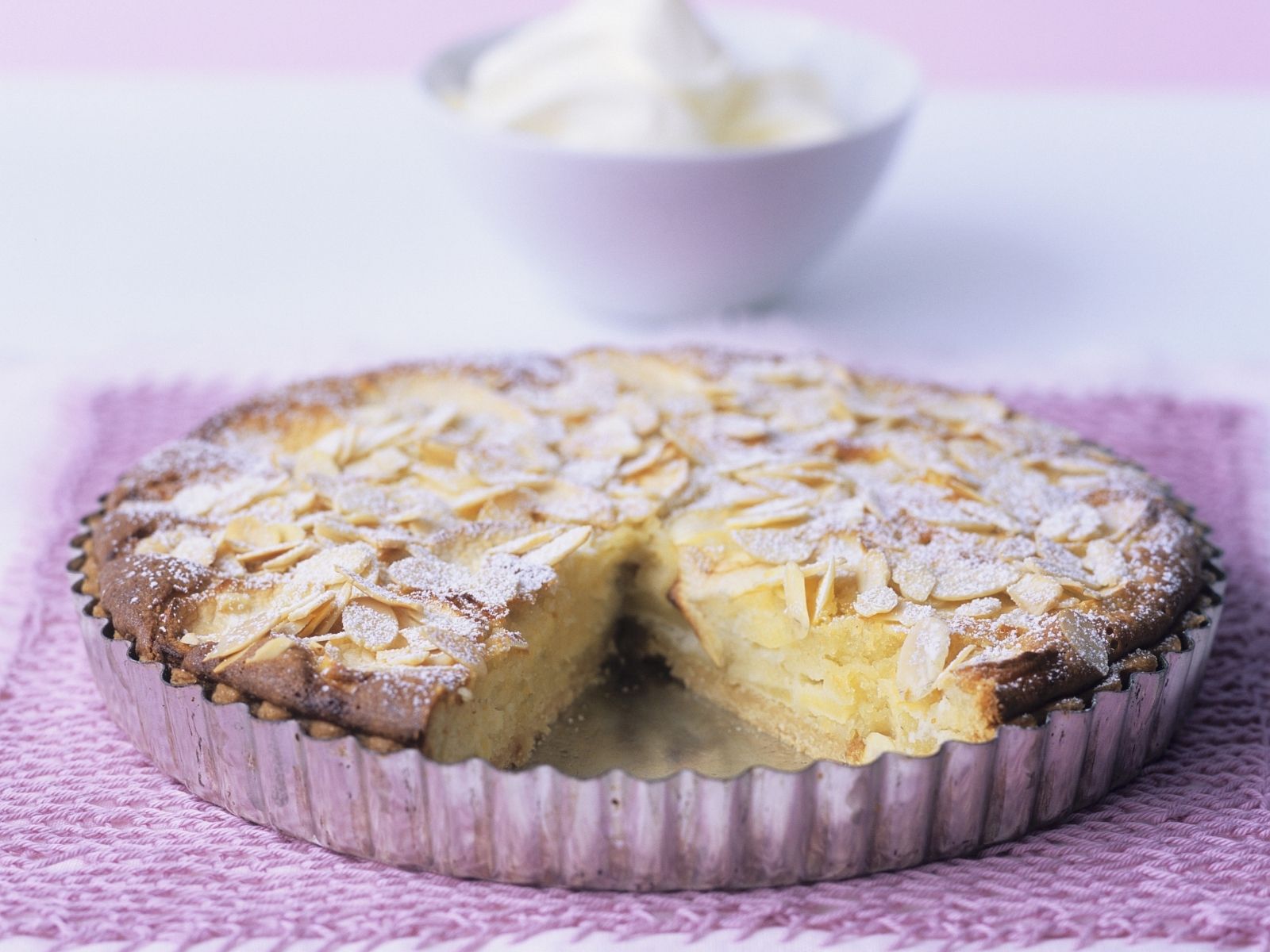 Apfelkuchen mit Mandeln Rezept | EAT SMARTER