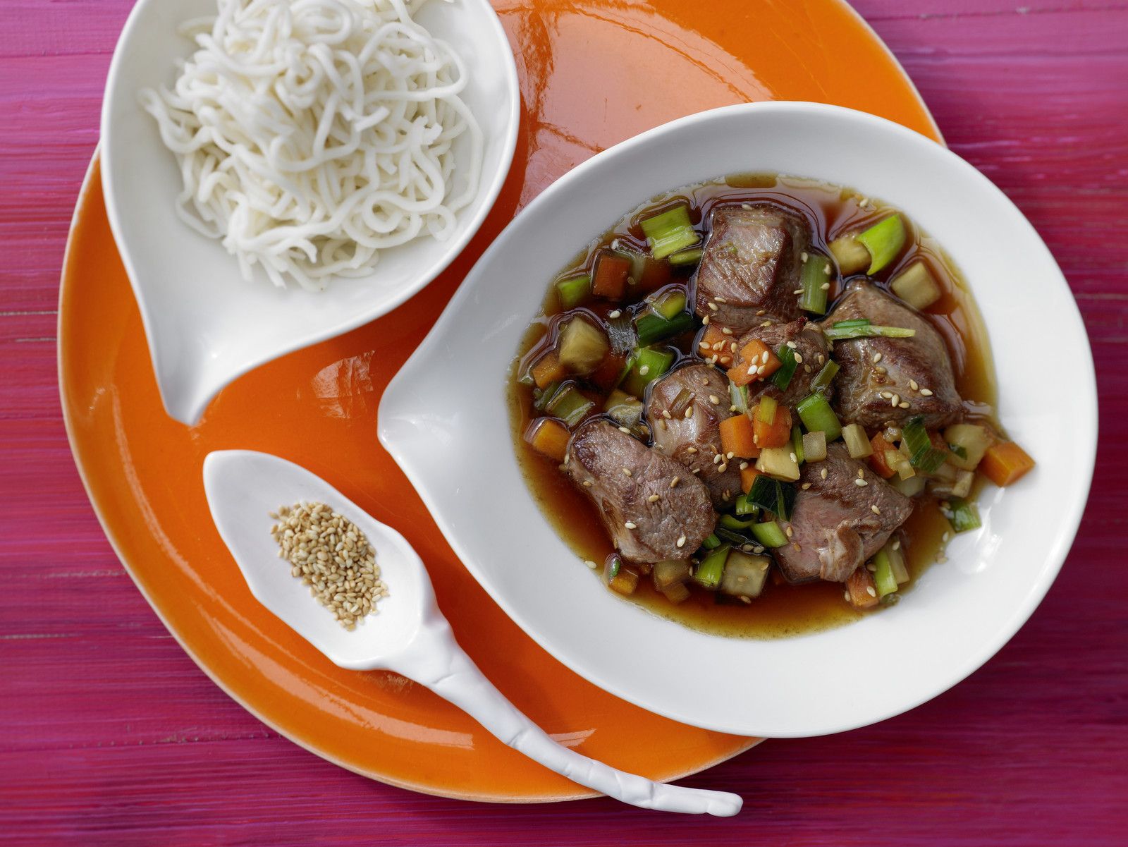 Asiatisches Entenragout mit Gemüse Rezept | EAT SMARTER