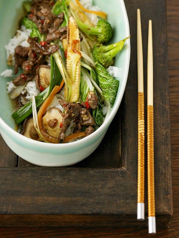 Asiatisches Rindfleisch mit Gemüse und Reis Rezept | EAT SMARTER
