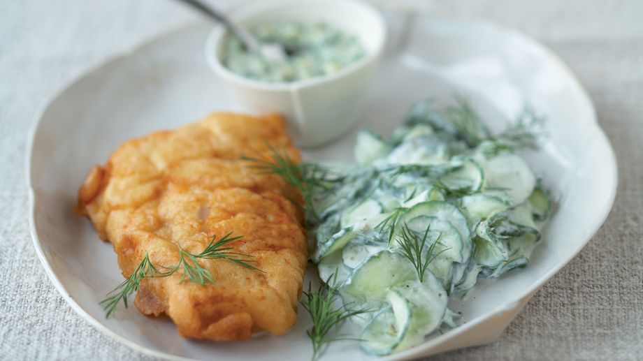 Backfisch mit Gurkensalat