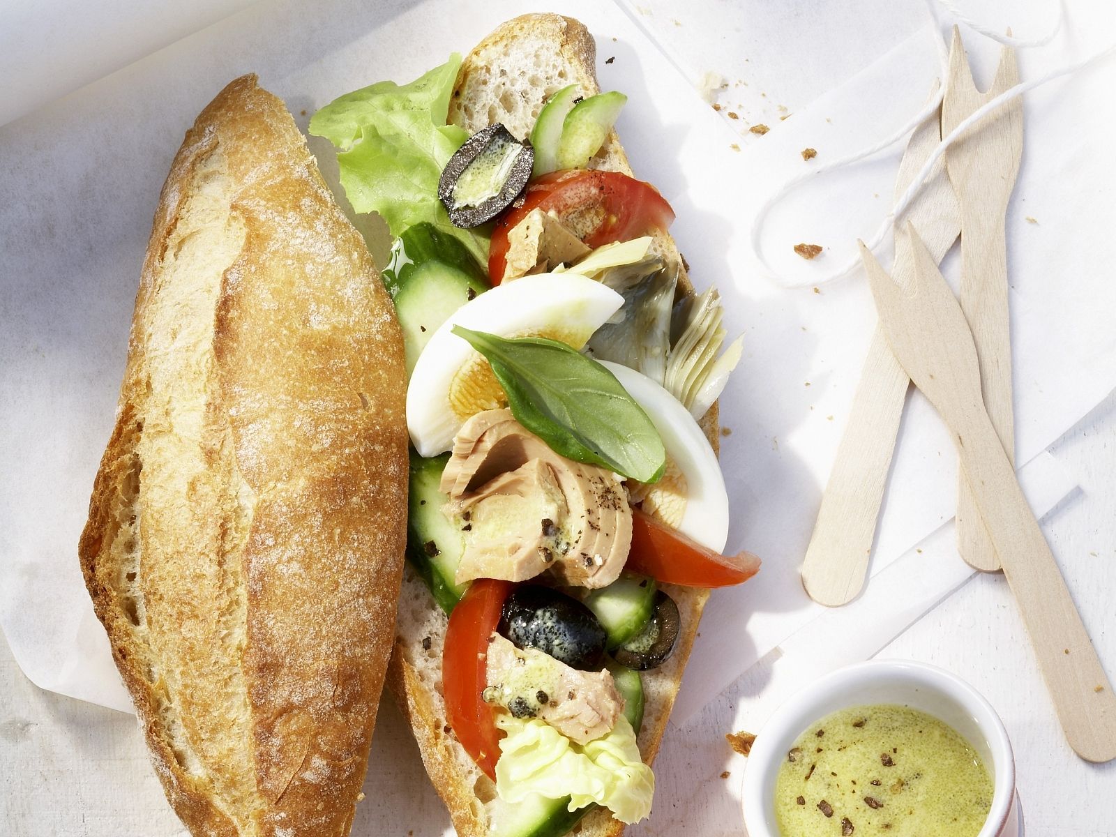 Baguettebrötchen mit Salat Rezept | EAT SMARTER