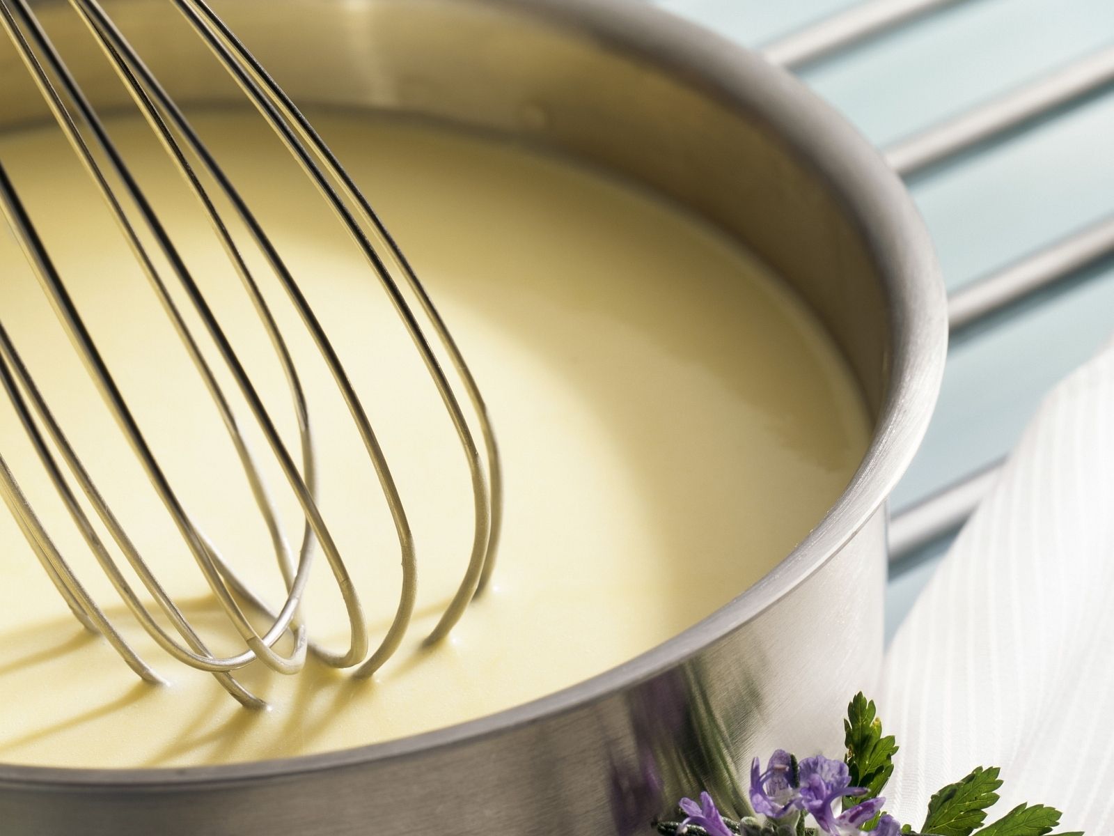 Béchamelsauce Rezept | EAT SMARTER Béchamelsauce Rezept | EAT SMARTER