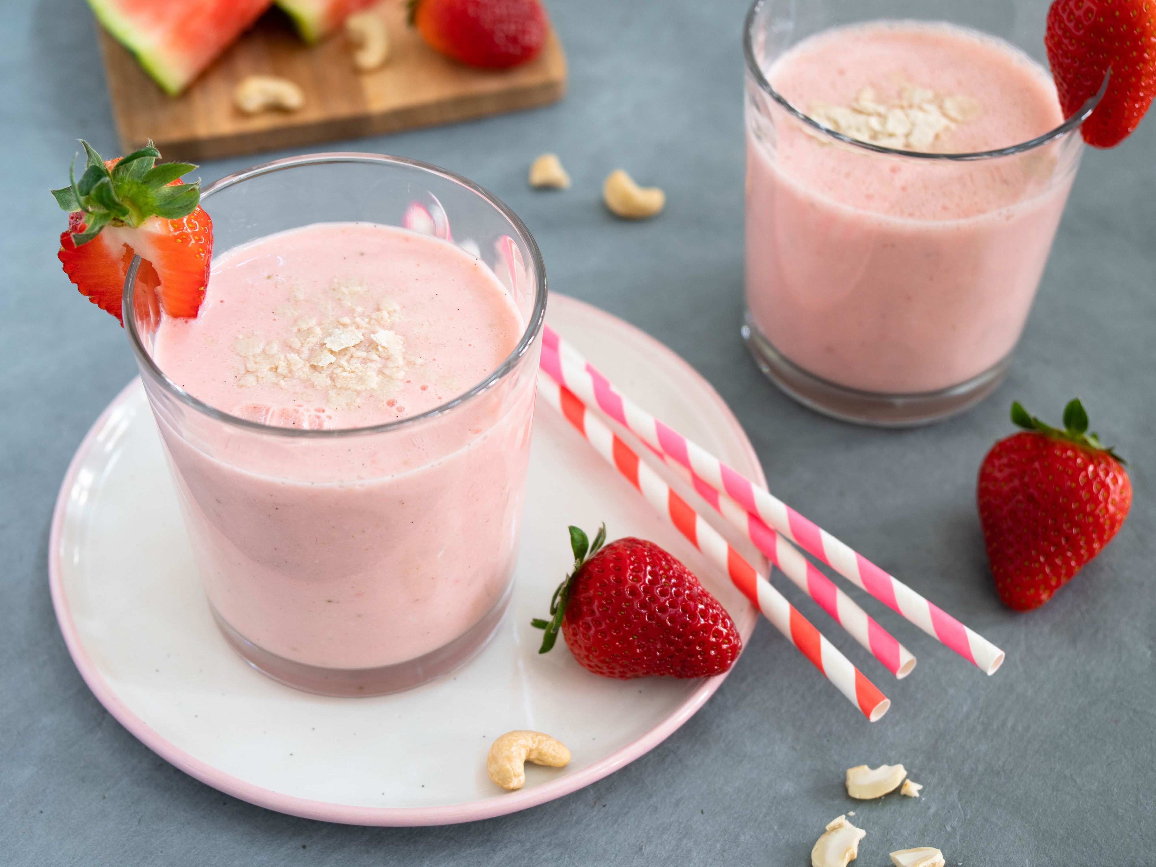 Beeren-Melonen-Skyr-Smoothie Rezept | EAT SMARTER