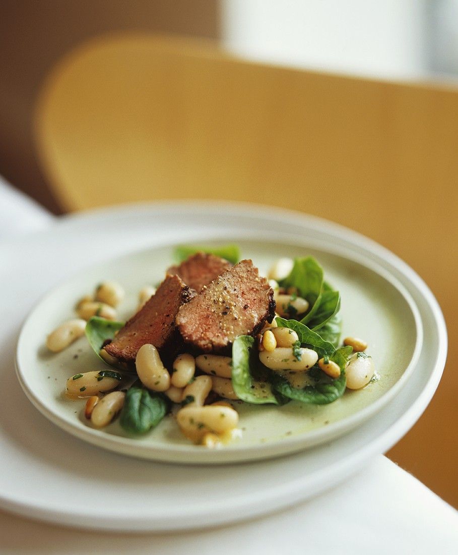 Bohnensalat mit Lamm: Low Carb Mittagessen Rezept | EAT SMARTER