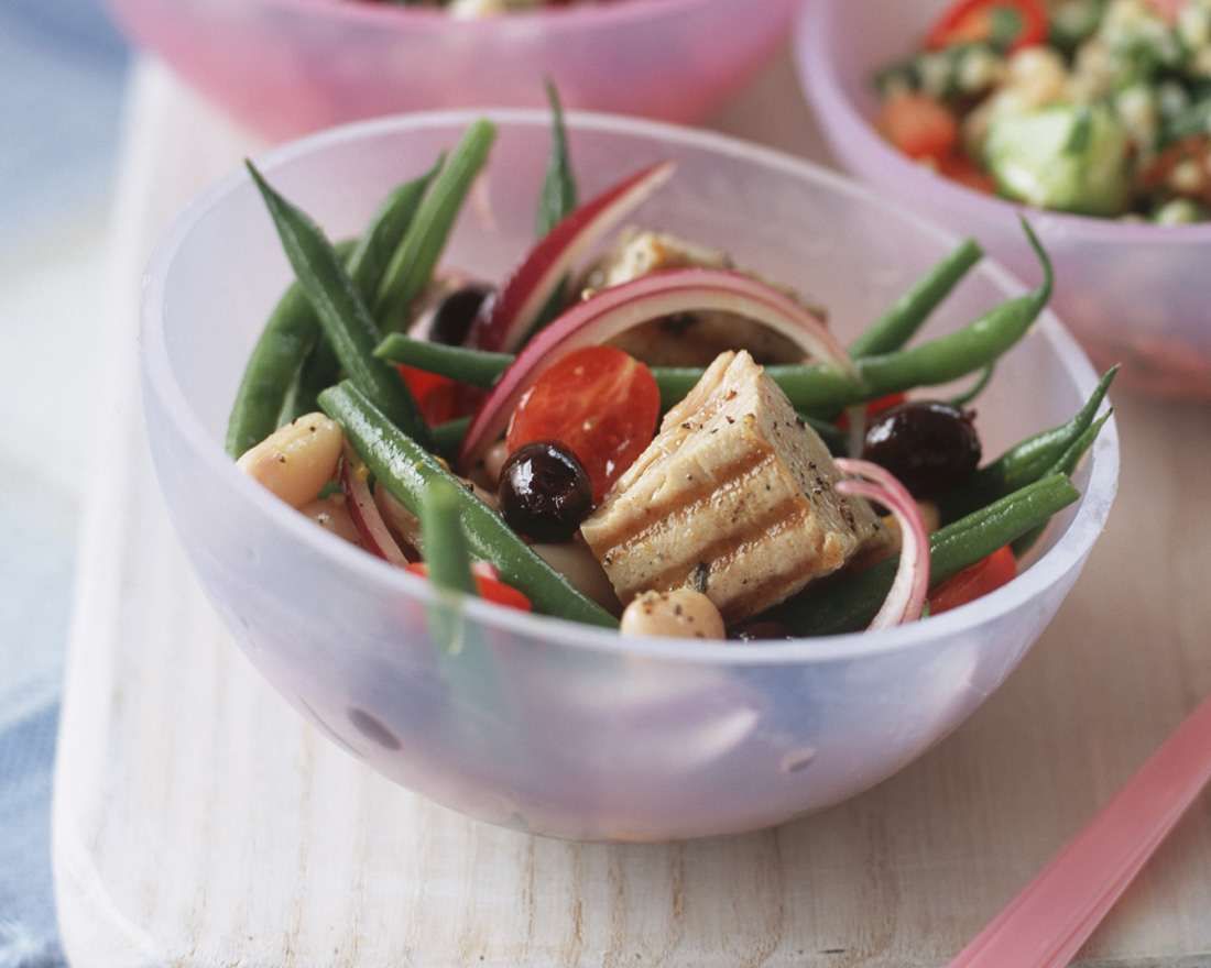 Bohnensalat mit Thunfisch: Low Carb Mittagessen Rezept | EAT SMARTER