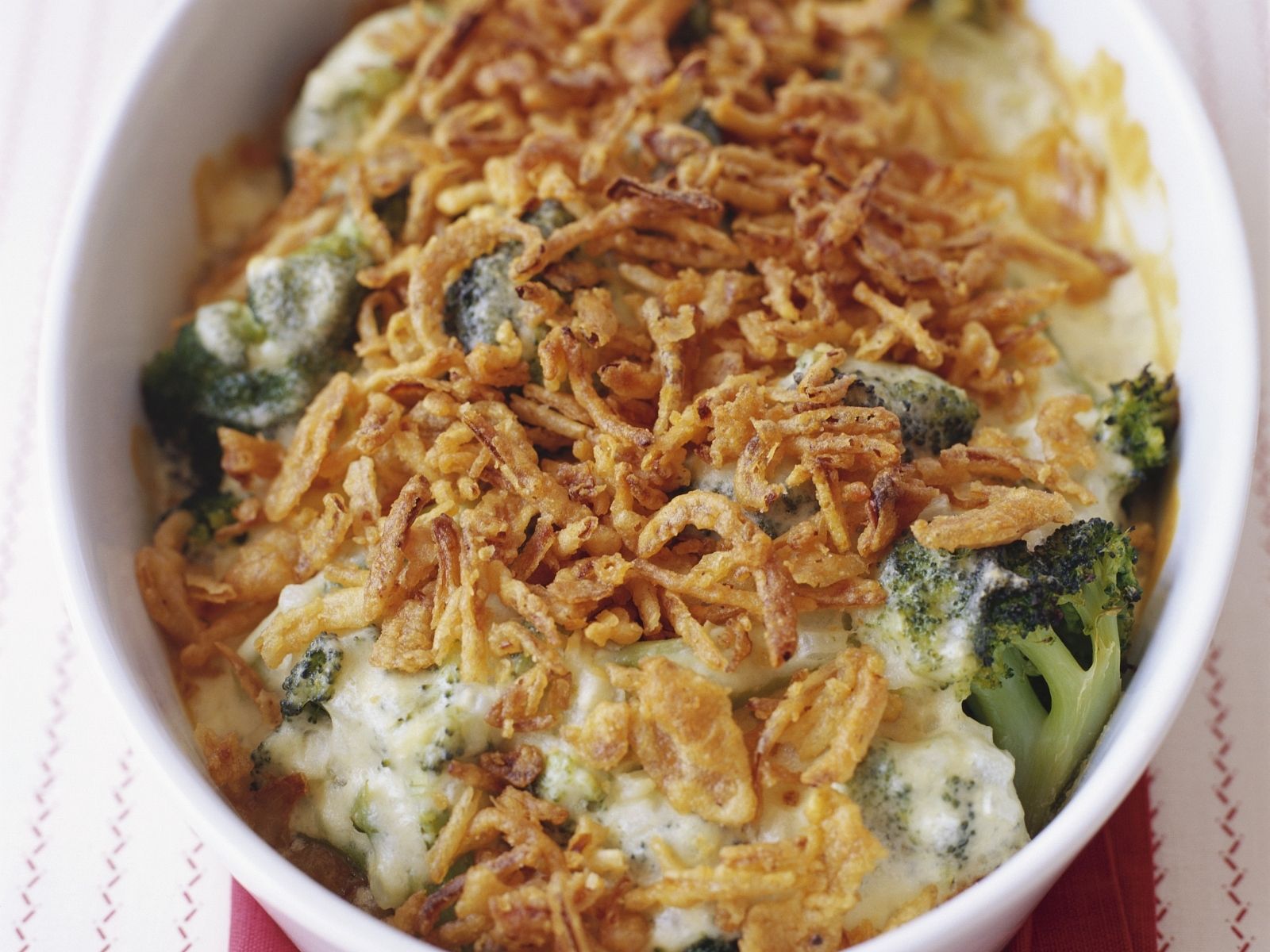 Brokkoligratin mit Röstzwiebeln Rezept | EAT SMARTER
