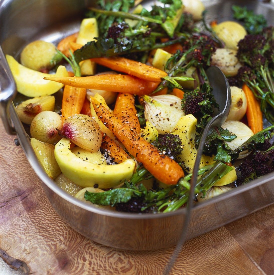 Buntes Gemüse aus dem Ofen Rezept | EAT SMARTER