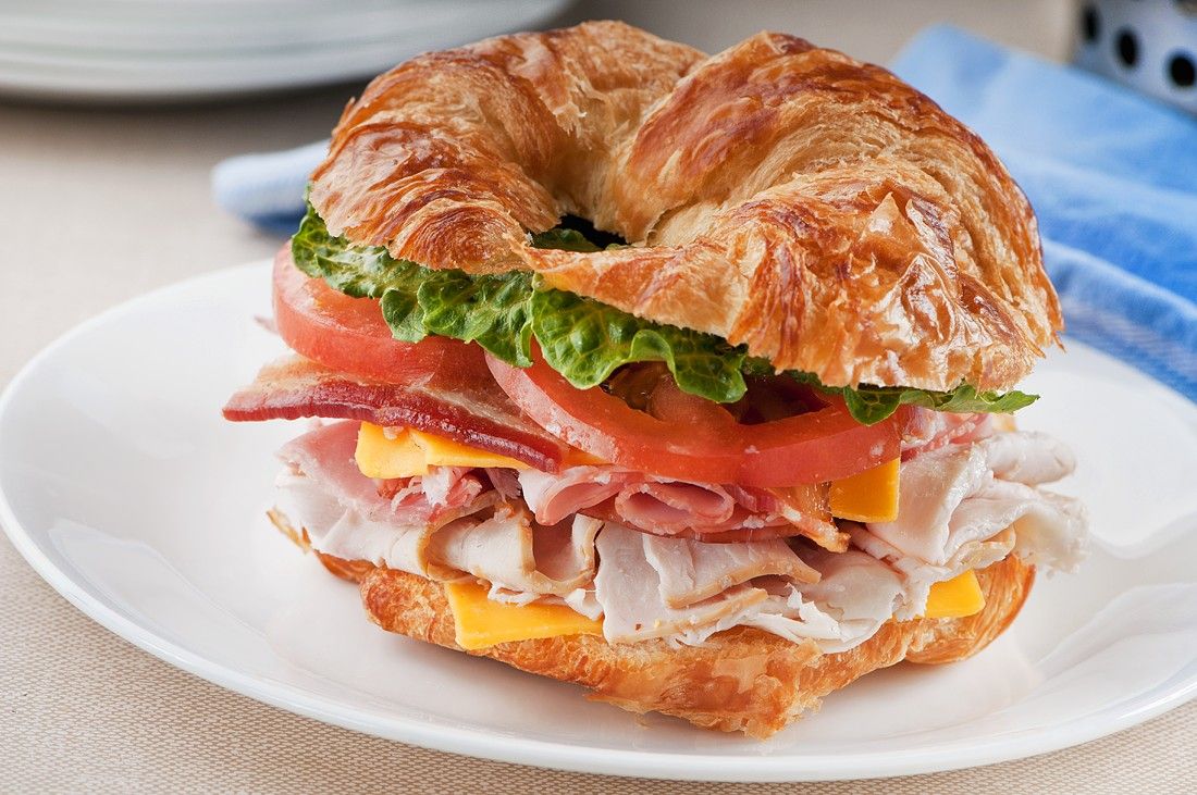 CroissantSandwich mit Schinken Rezept EAT SMARTER