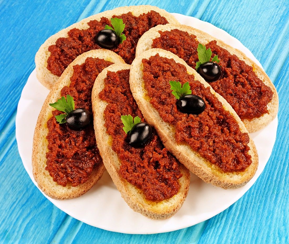 Crostini mit Tomatenpesto Rezept | EAT SMARTER