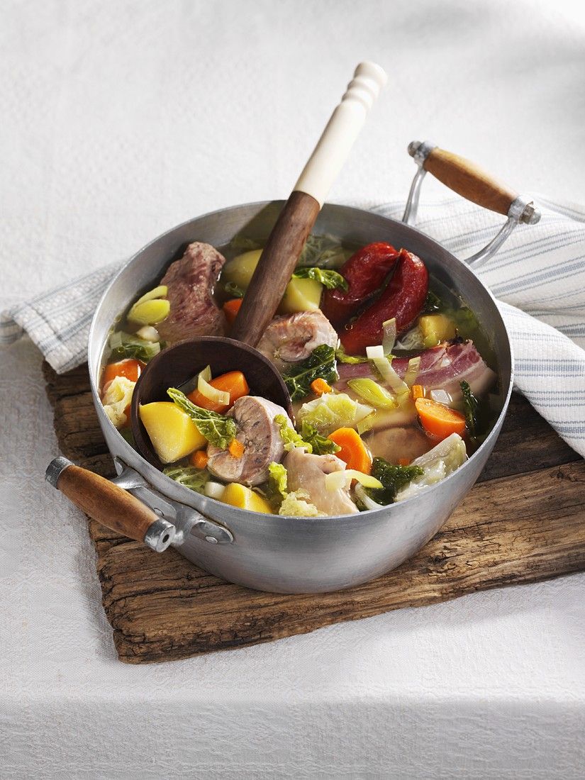 Deftiger Gemüseeintopf mit Fleisch Rezept | EAT SMARTER