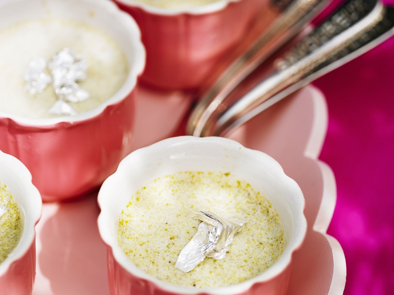 Eis Nach Indischer Art Mit Pistazien Rezept Eat Smarter 