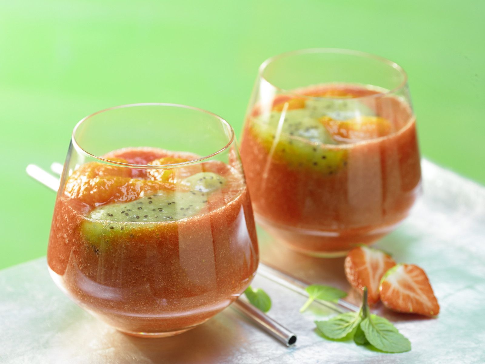 Erdbeer-Papaya-Drink Rezept | EAT SMARTER