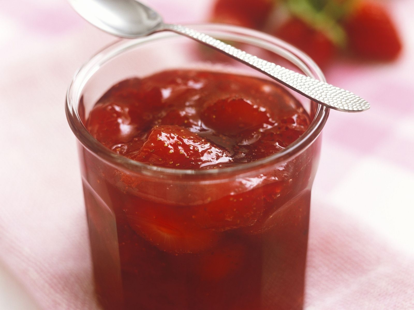 Erdbeerkonfitüre Rezept | EAT SMARTER