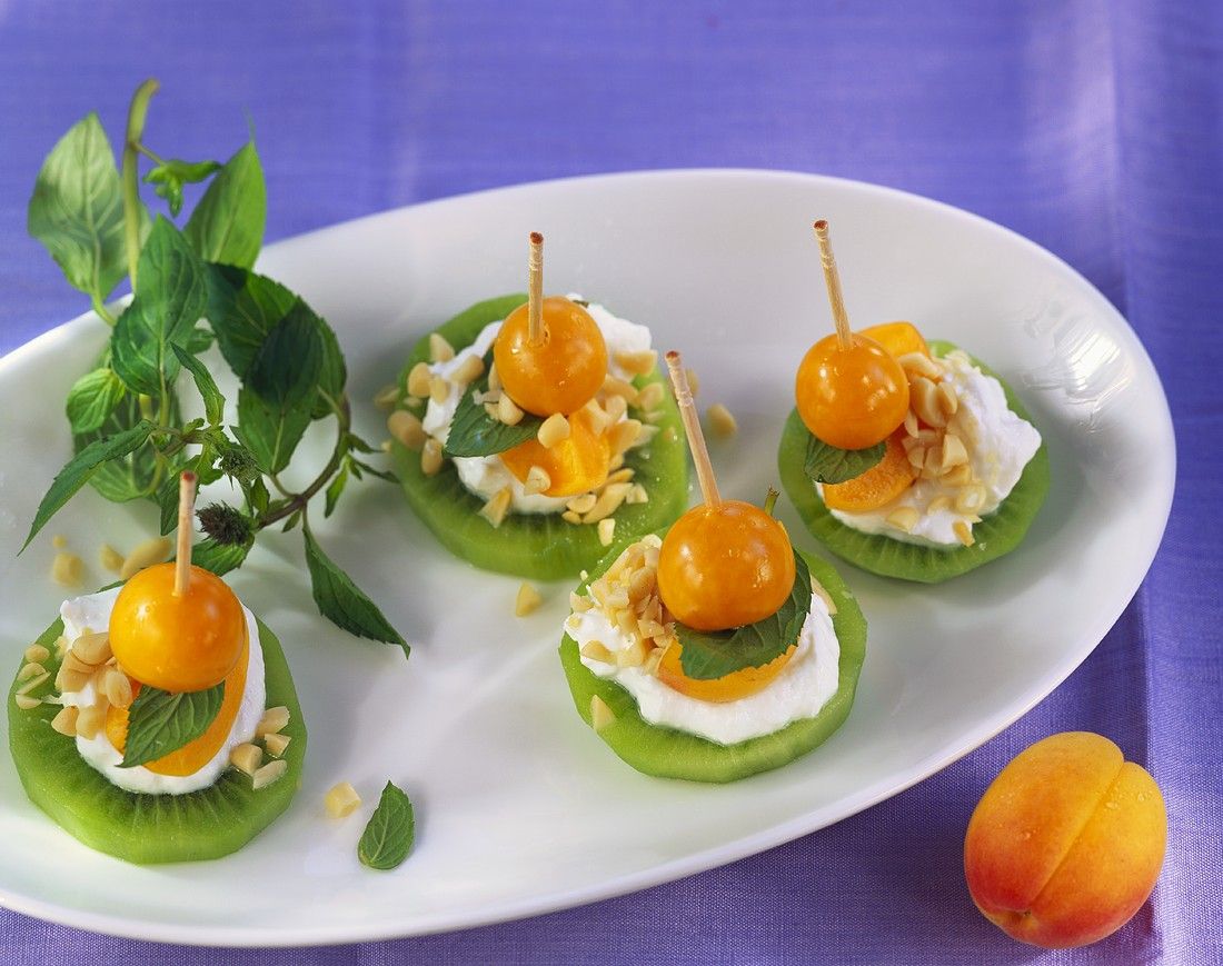 Exotische Fruchthäppchen
