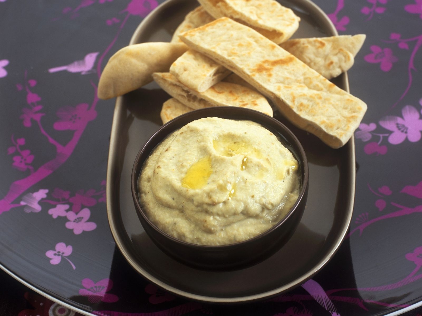 Fladenbrot mit Auberginenaufstrich Rezept | EAT SMARTER Fladenbrot mit Auberginenaufstrich Rezept | EAT SMARTER