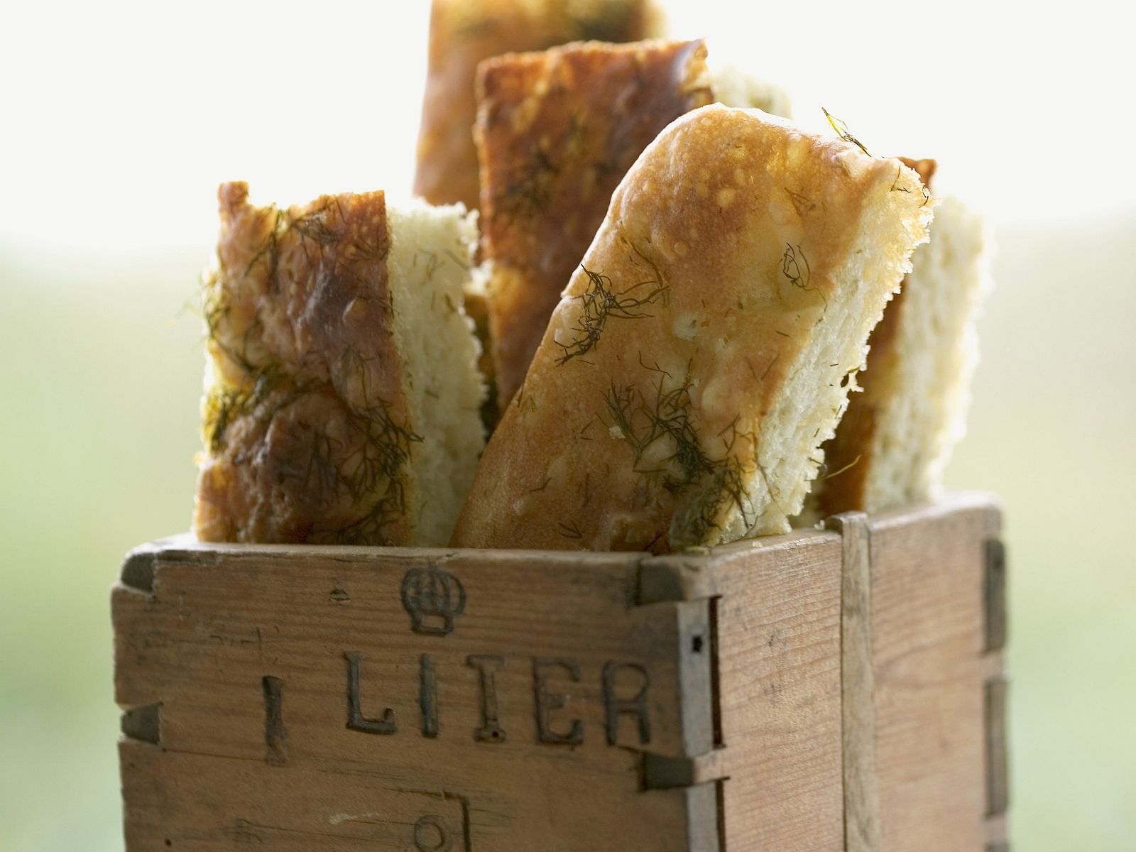 Focaccia mit Dill Rezept EAT SMARTER