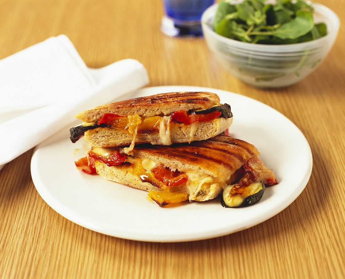 Focaccia mit Mozzarella Rezept | EAT SMARTER