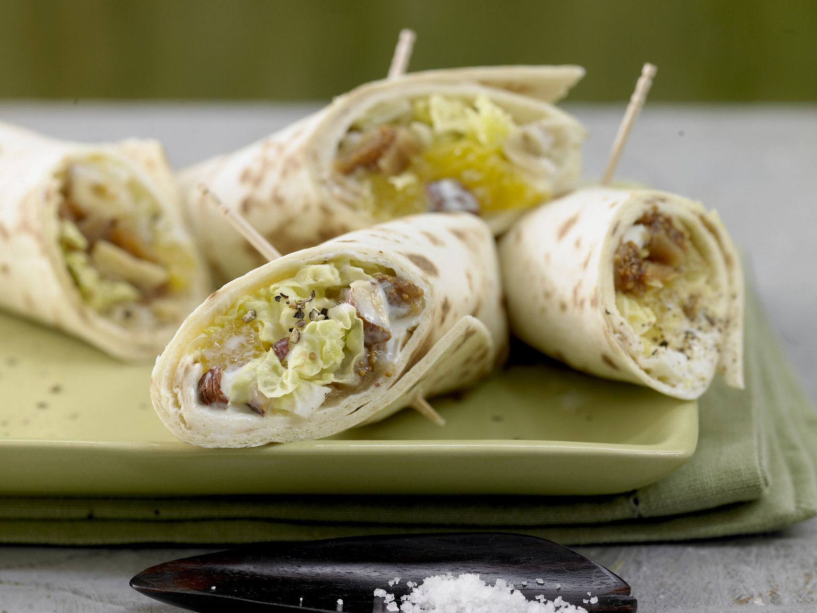 Fruchtige Chinakohl-Wraps