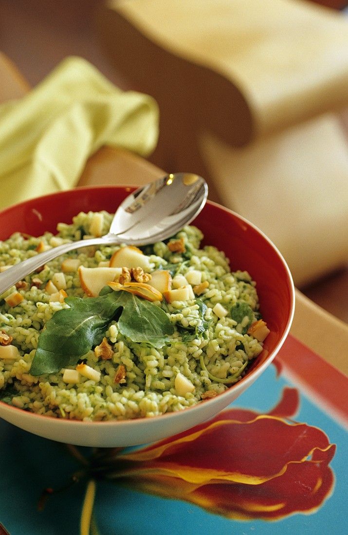 Fruchtiger Reissalat mit Pesto Rezept | EAT SMARTER