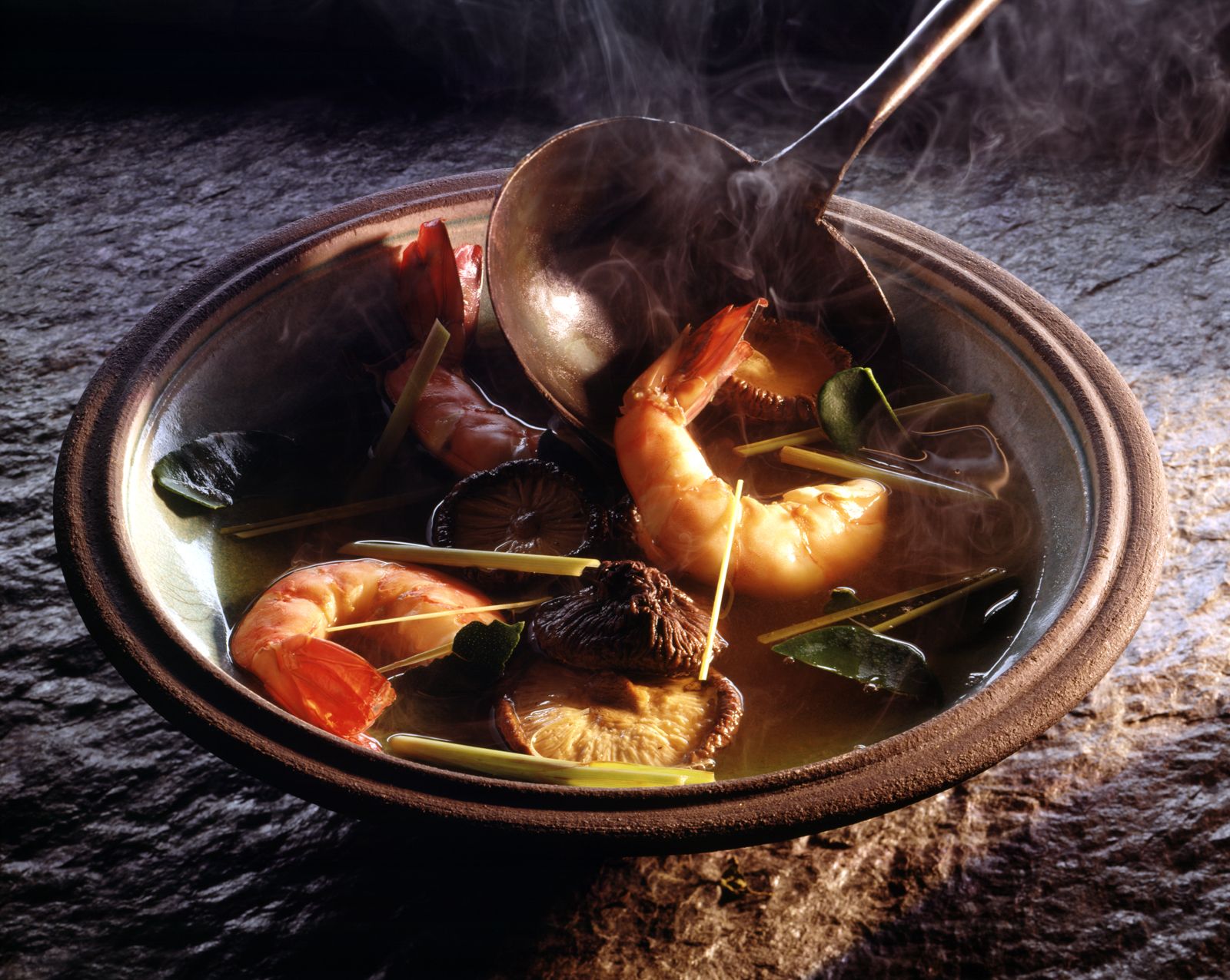 Garnelensuppe mit Zitronengras Rezept | EAT SMARTER
