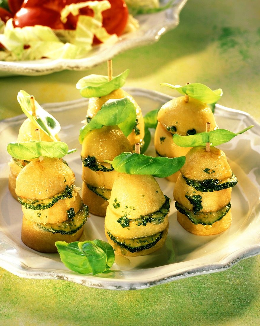 Gebackene Kartoffel-Zucchini-Spießchen Rezept | EAT SMARTER