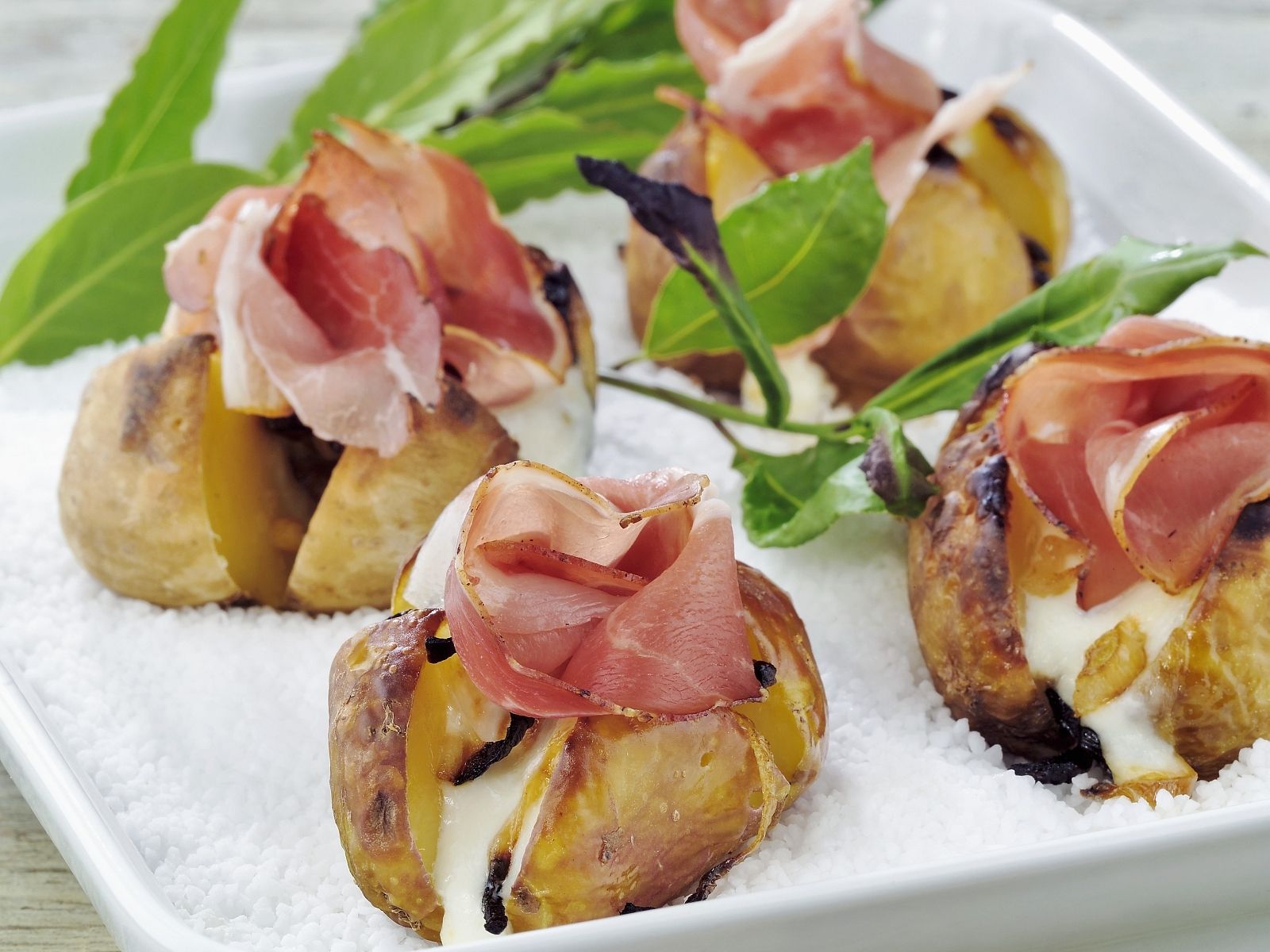 Chinakohl-Gebackene Kartoffeln mit Schinken und Käse