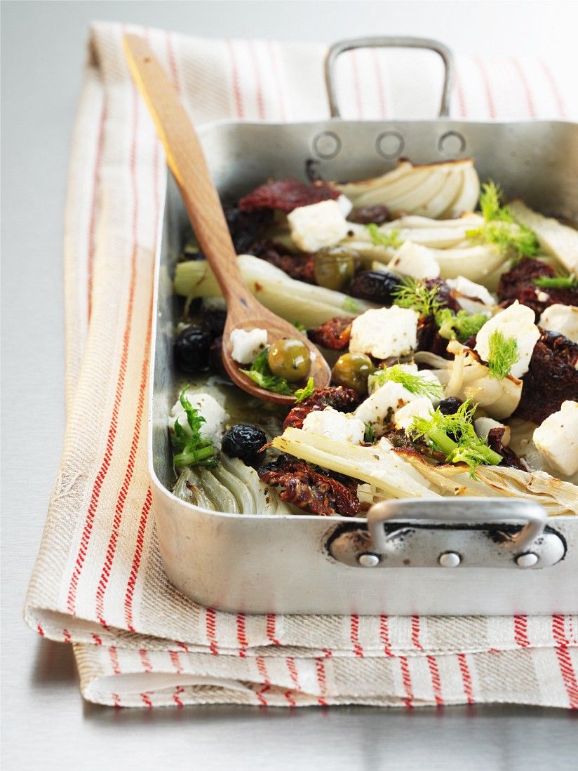 Gebackener Fenchel mit Oliven, Feta und getrockneten Tomaten