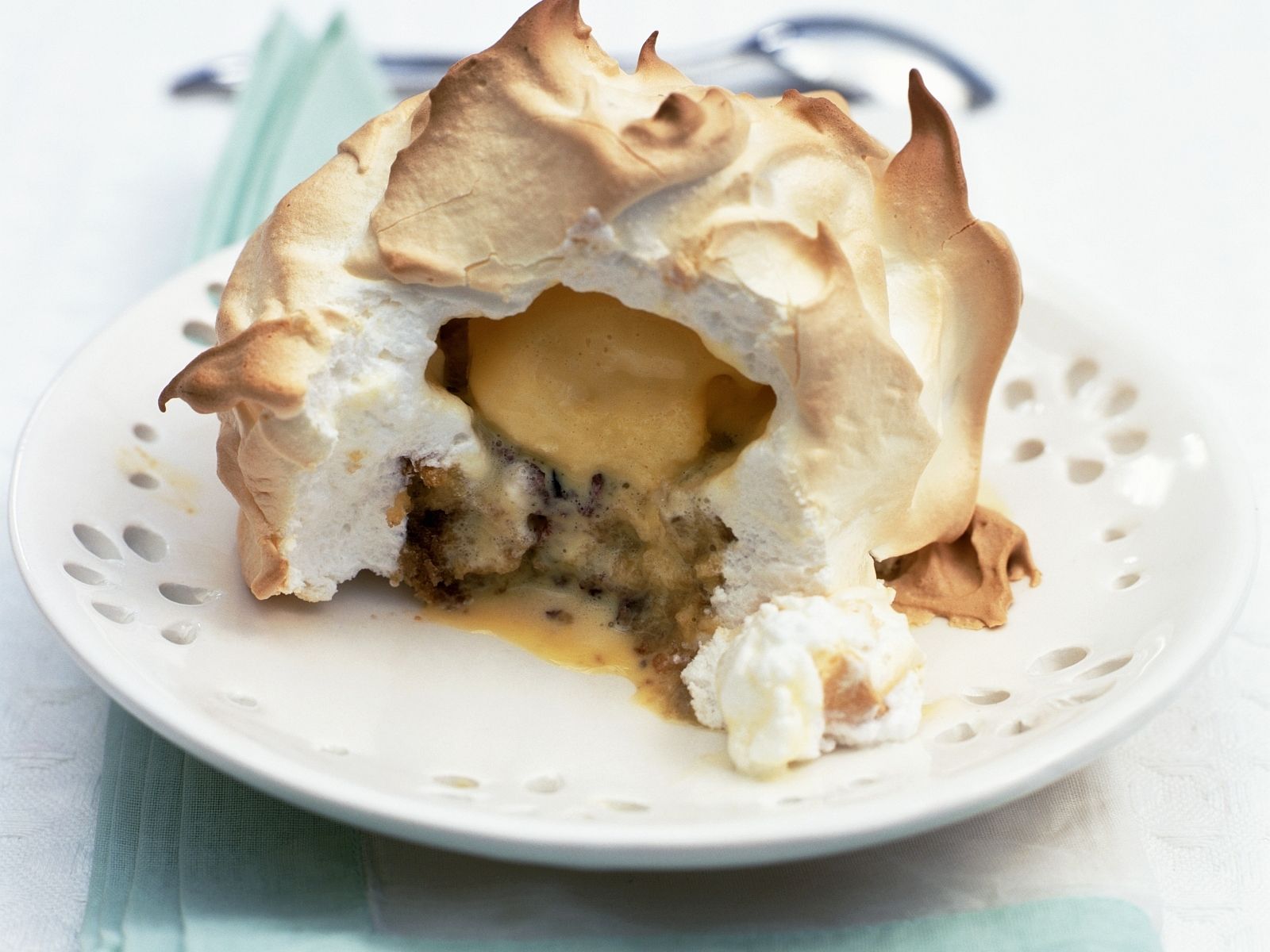Gebackenes Eis mit Eischnee Rezept | EAT SMARTER