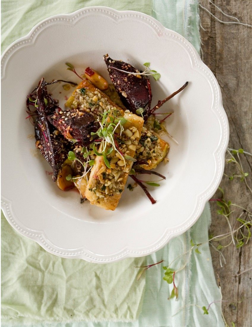 Gebratene Rote Rüben mit Käsestängchen Rezept | EAT SMARTER