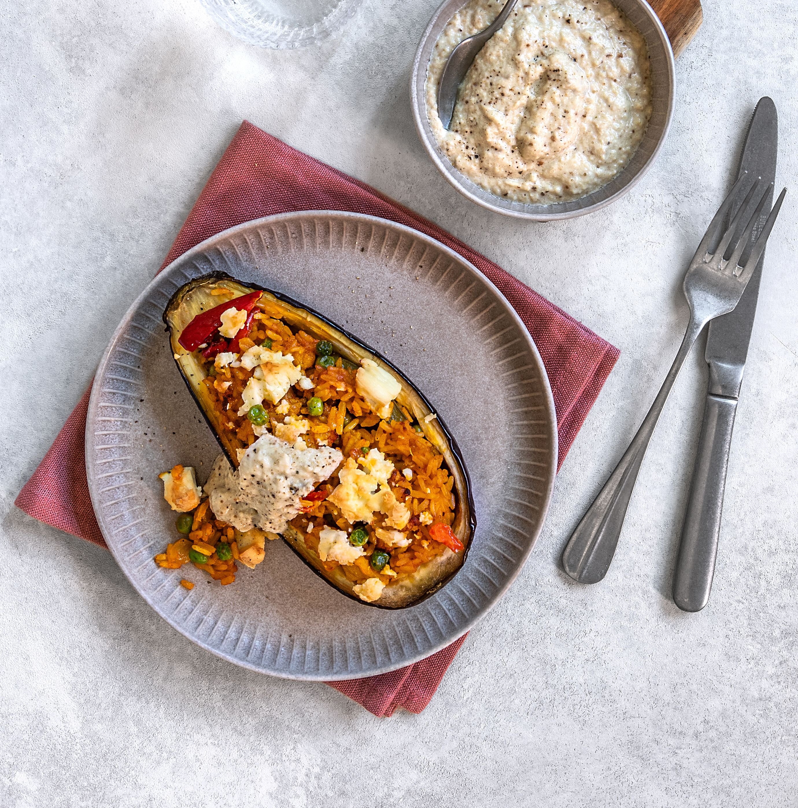 Gefüllte Aubergine mit rotem Curry Rezept | EAT SMARTER Gefüllte Aubergine mit rotem Curry Rezept | EAT SMARTER