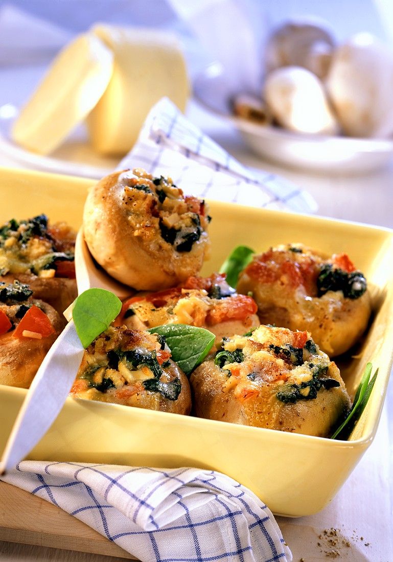 Gefüllte Champignons mit Spinat Rezept | EAT SMARTER