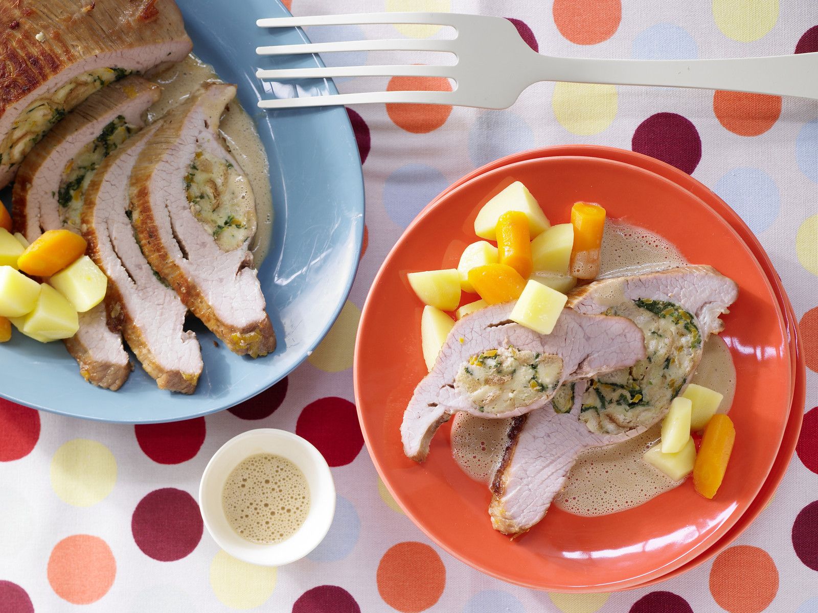 Gefüllte Kalbsbrust mit Gemüse Rezept | EAT SMARTER