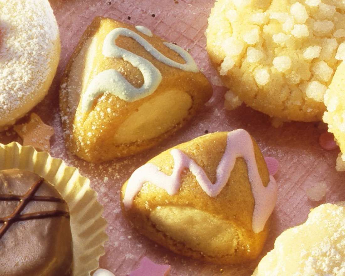 Gefüllte Marzipanplätzchen Rezept | EAT SMARTER