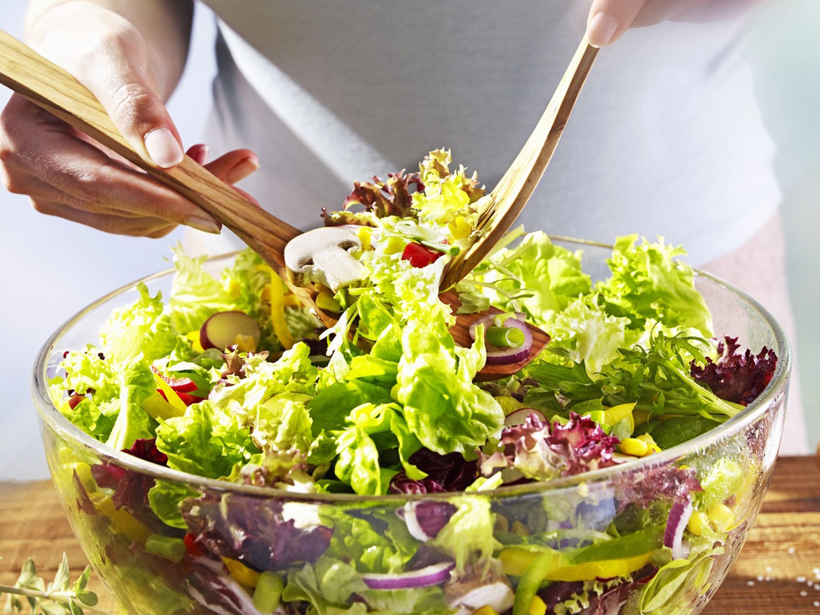 252 800 Fotos Bilder Und Lizenzfreie Bilder Zu Salatsch ssel JBVQ