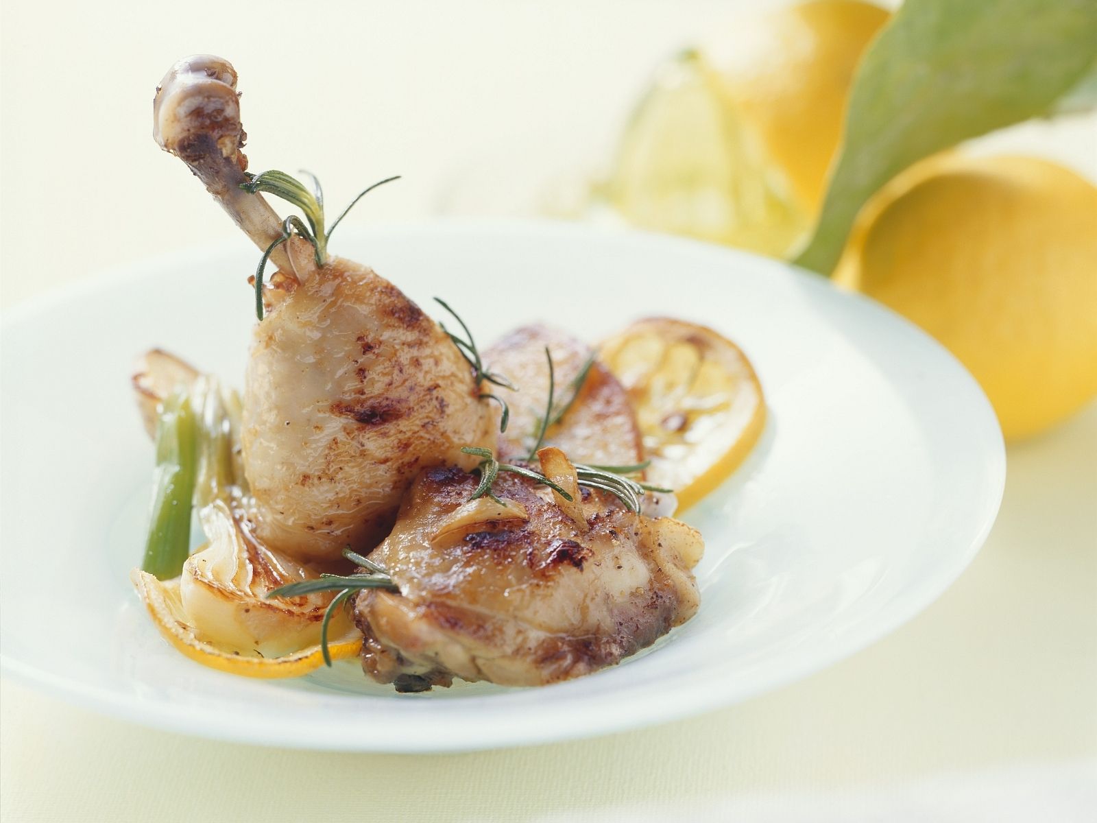 Hähnchen in Buttersauche mit Knoblauch und Rosmarin