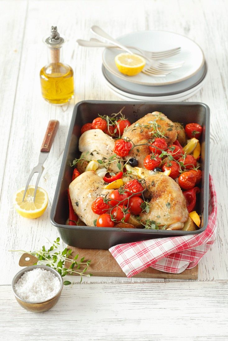 Hähnchenschenkel im Backofen mit Tomaten