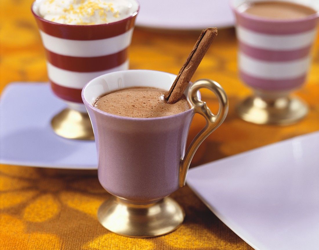 Heiße Orangen-Schokolade Rezept | EAT SMARTER