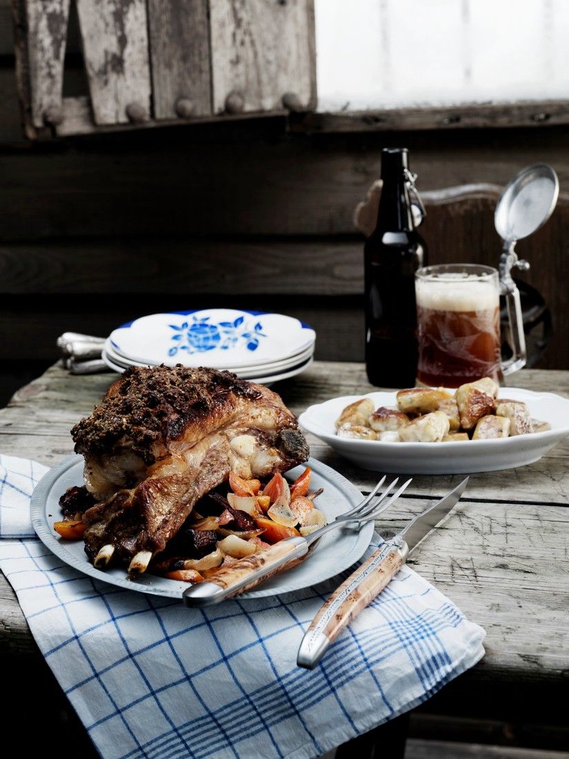 Kalbsbrust mit Bröselhaube und Wurzelgemüse Rezept | EAT SMARTER