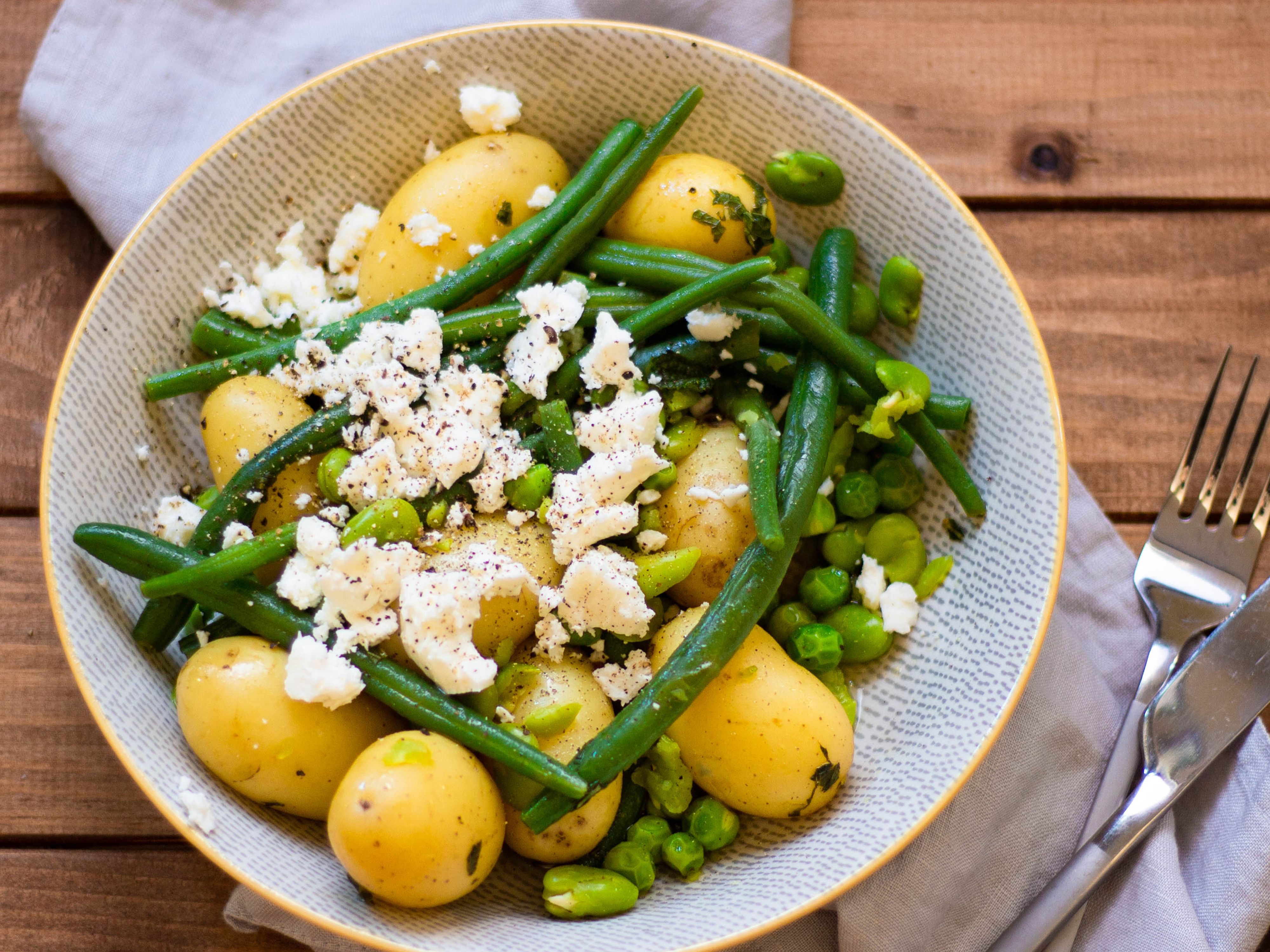 Kartoffel-Hülsenfrüchtesalat