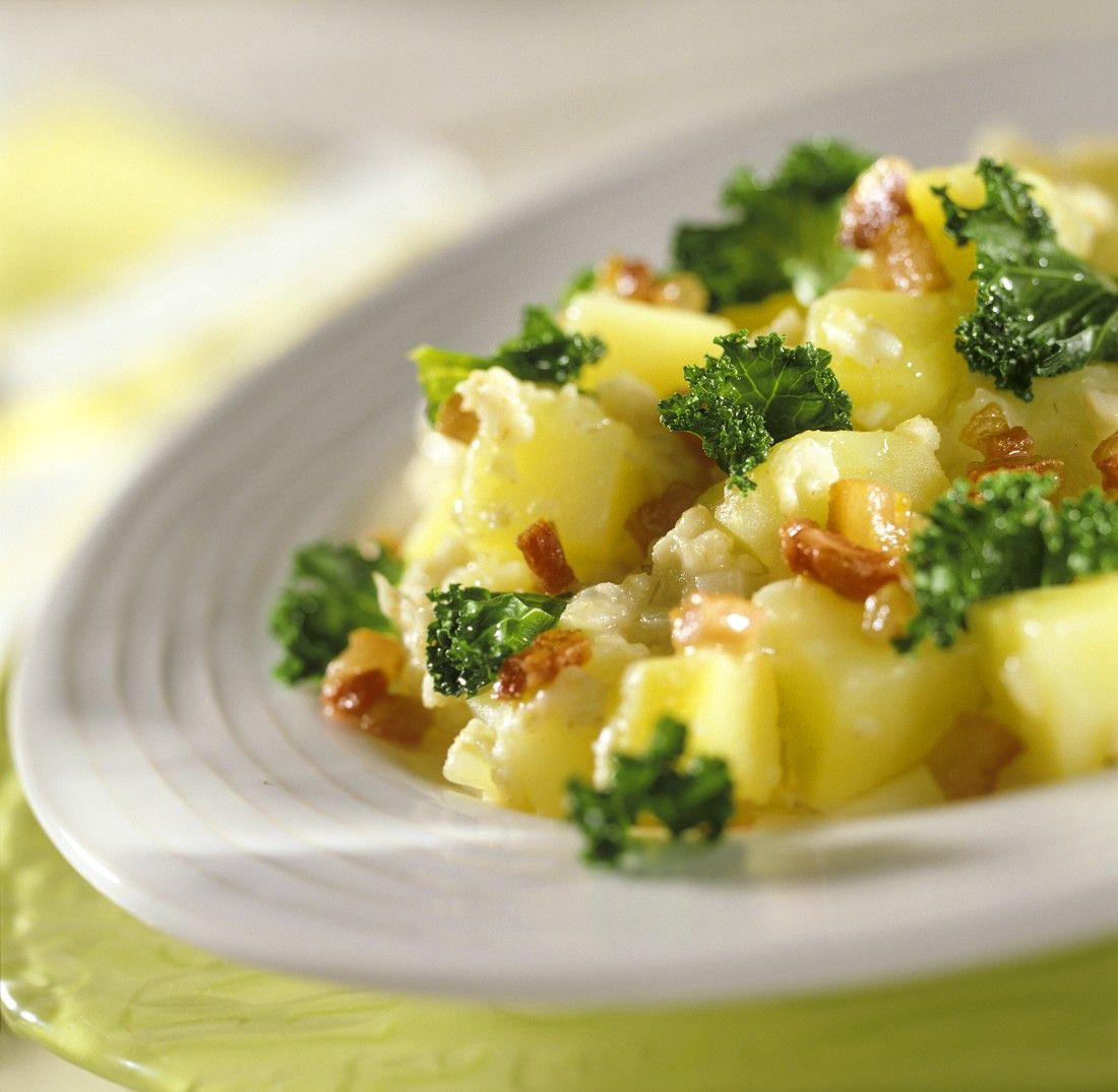 Kartoffeleintopf mit Grünkohl Rezept | EAT SMARTER